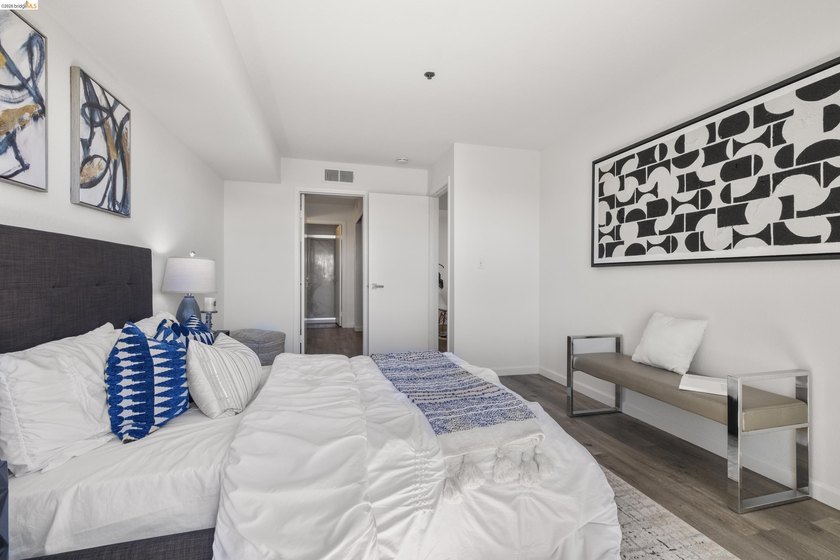 Welcome home to this beautifully updated 2-bedroom, 2-bath - photo 22