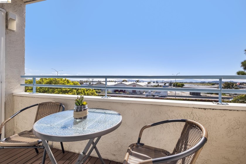 Welcome home to this beautifully updated 2-bedroom, 2-bath - photo 26