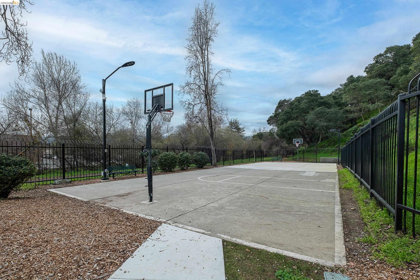 Welcome home to this beautifully updated 2-bedroom, 2-bath - photo 34