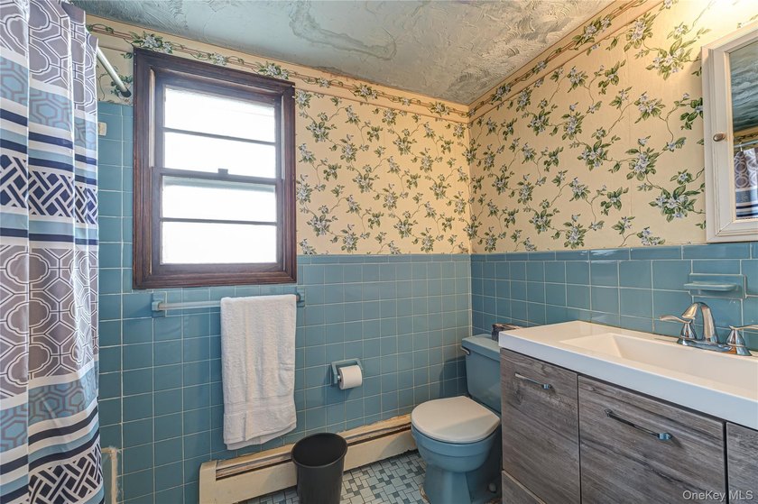 Bring your vision to this rare Huntington Village find! 6 - photo 9
