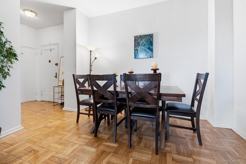 Spacious two-bedroom conveniently located on a dead-end - photo 6