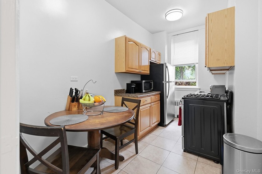 Spacious two-bedroom conveniently located on a dead-end - photo 10