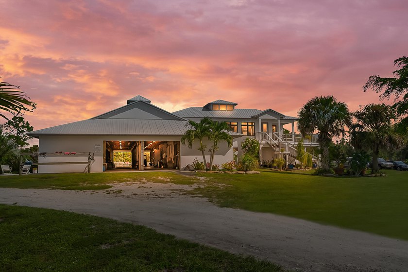 Positioned on 21.59 acres between Jupiter and Hobe Sound within - photo 2