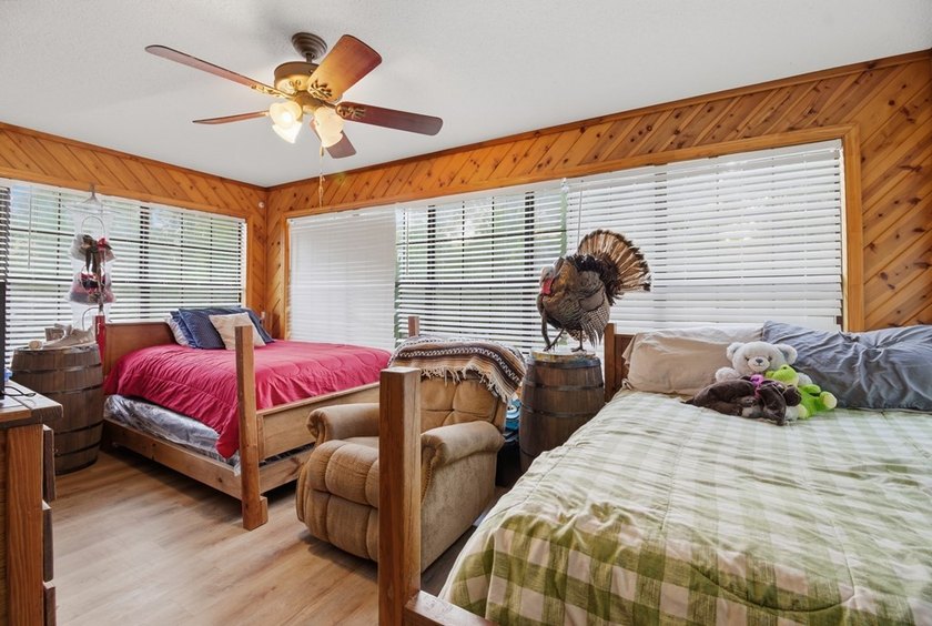 Nestled on approximately 36.5 acres in Gordon, Alabama, this - photo 18