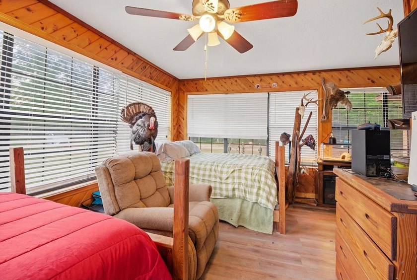 Nestled on approximately 36.5 acres in Gordon, Alabama, this - photo 19