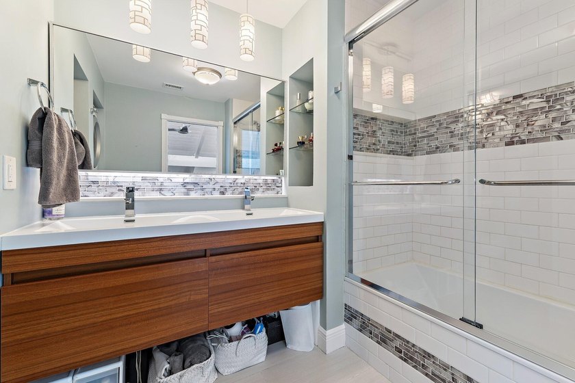 Welcome to this beautifully renovated Sealofter, ideally located - photo 28