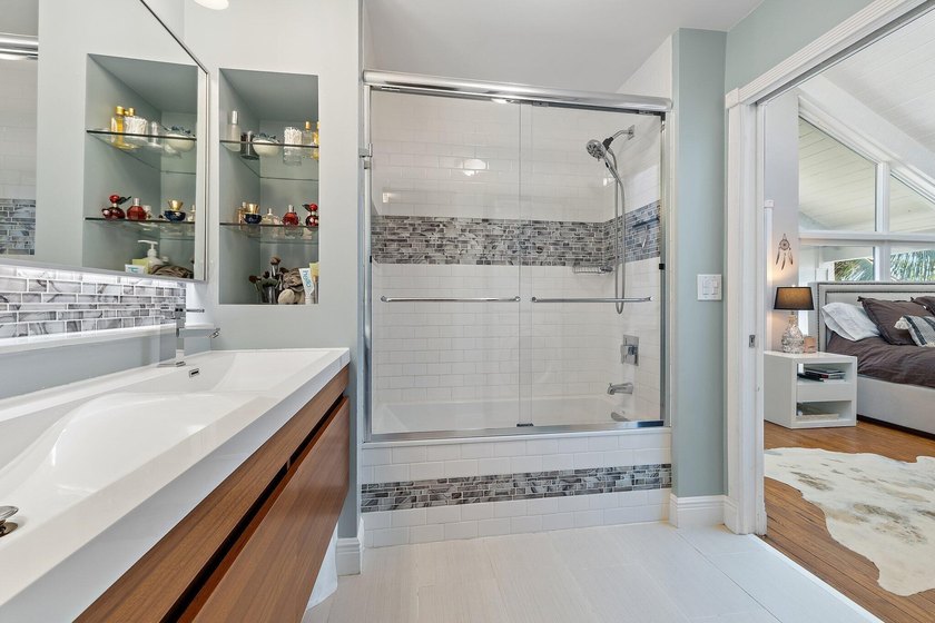 Welcome to this beautifully renovated Sealofter, ideally located - photo 29