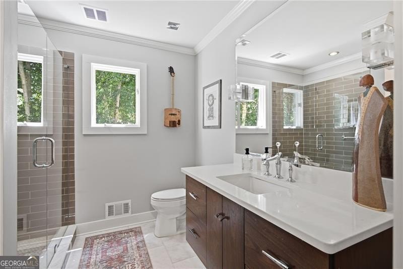 Welcome to your own private Lake Lanier retreat, where - photo 30
