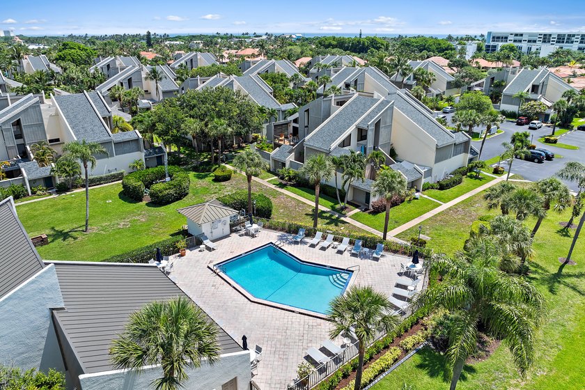 Welcome to this beautifully renovated Sealofter, ideally located - photo 45