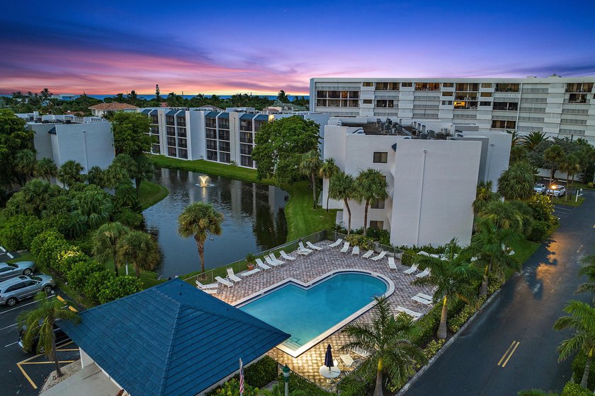 Welcome to this beautifully renovated Sealofter, ideally located - photo 47