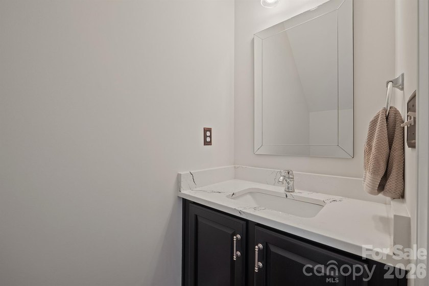 FANTASTIC home in MacAuley loaded with upgrades!!! Brand new - photo 11