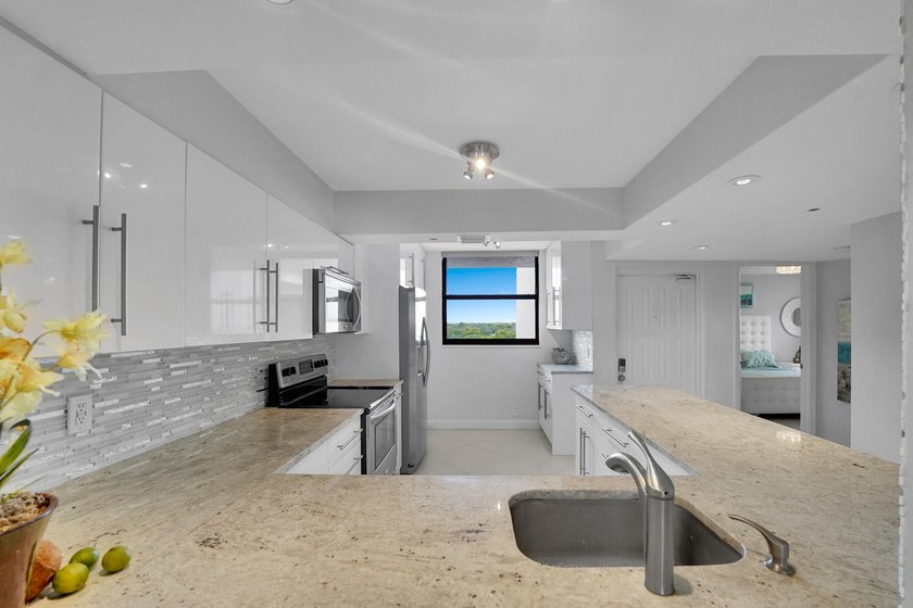 Bright and beautifully updated 3-bedroom residence located on - photo 15