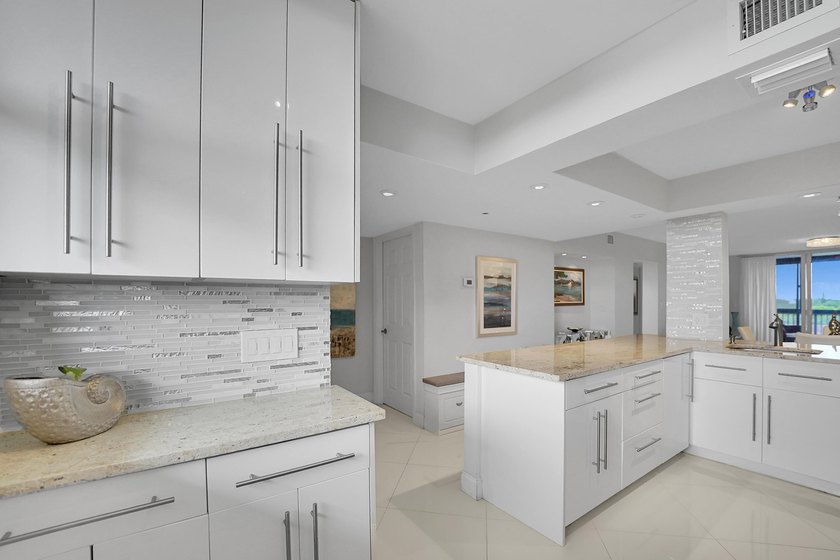 Bright and beautifully updated 3-bedroom residence located on - photo 19