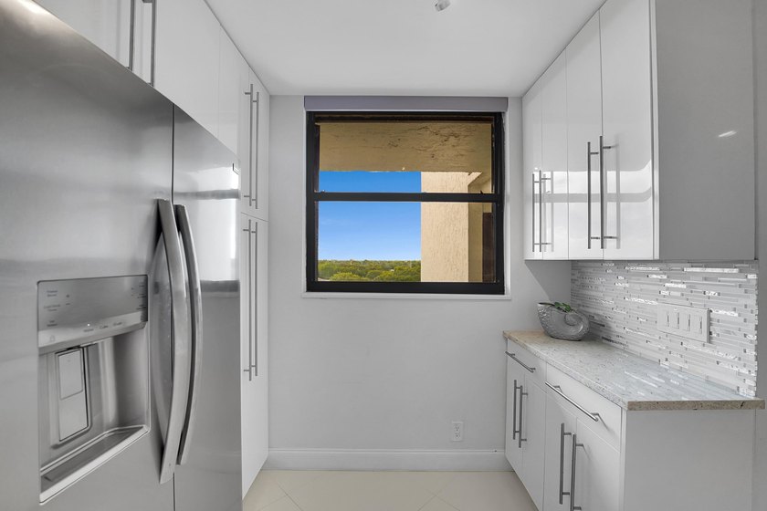 Bright and beautifully updated 3-bedroom residence located on - photo 22