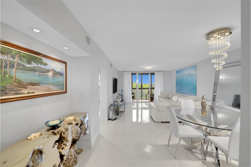 Bright and beautifully updated 3-bedroom residence located on - photo 25