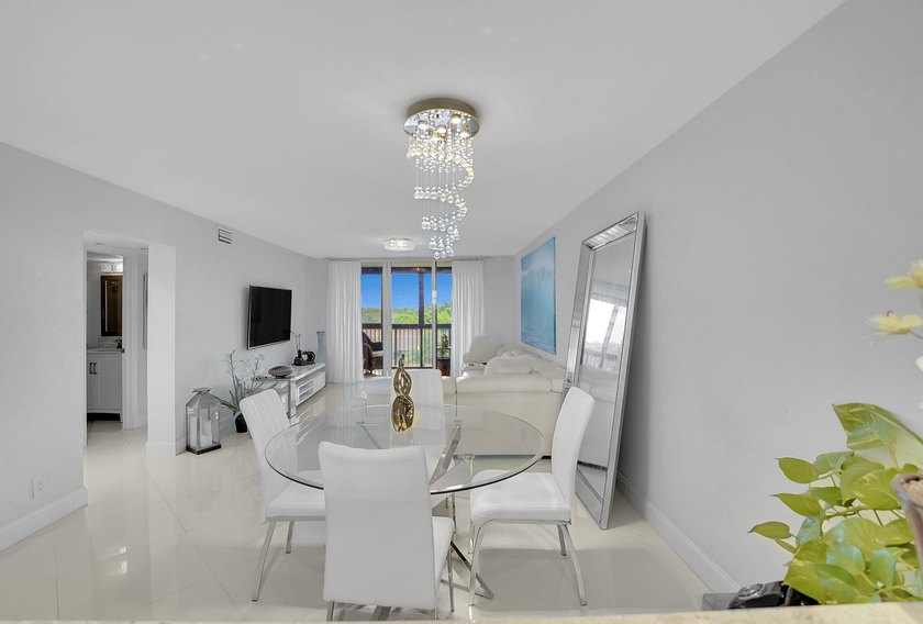 Bright and beautifully updated 3-bedroom residence located on - photo 27