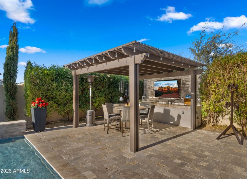 Seller Motivated! Experience upscale living in this fully - photo 30