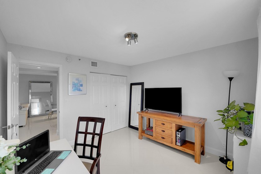 Bright and beautifully updated 3-bedroom residence located on - photo 34