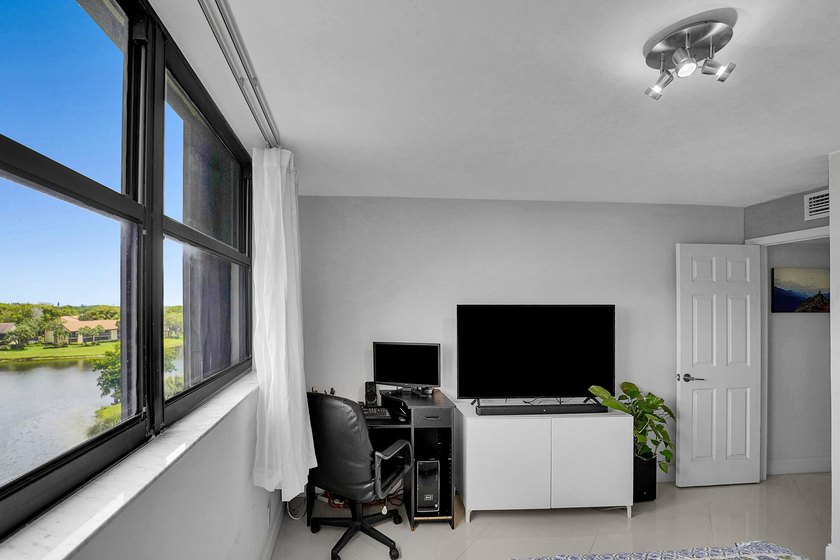 Bright and beautifully updated 3-bedroom residence located on - photo 36