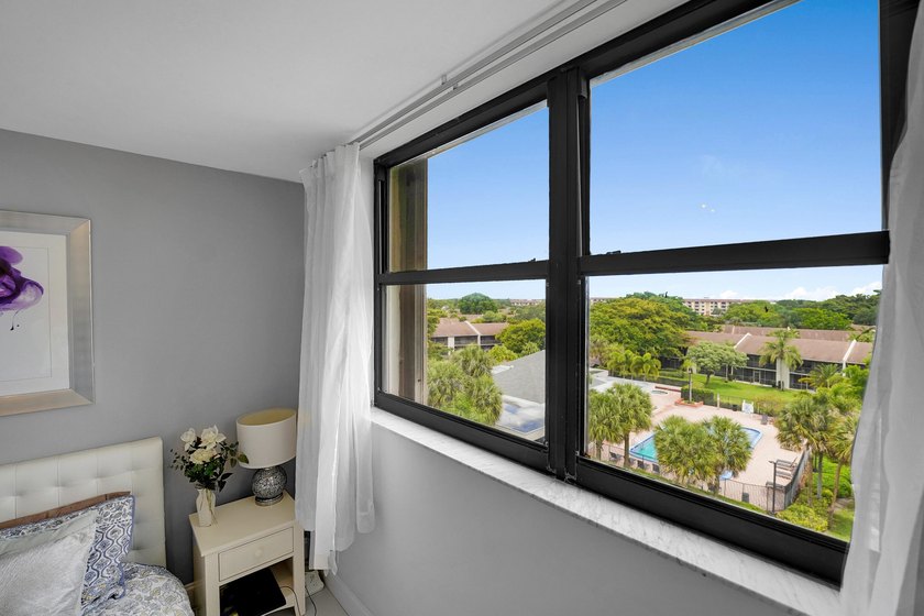 Bright and beautifully updated 3-bedroom residence located on - photo 37