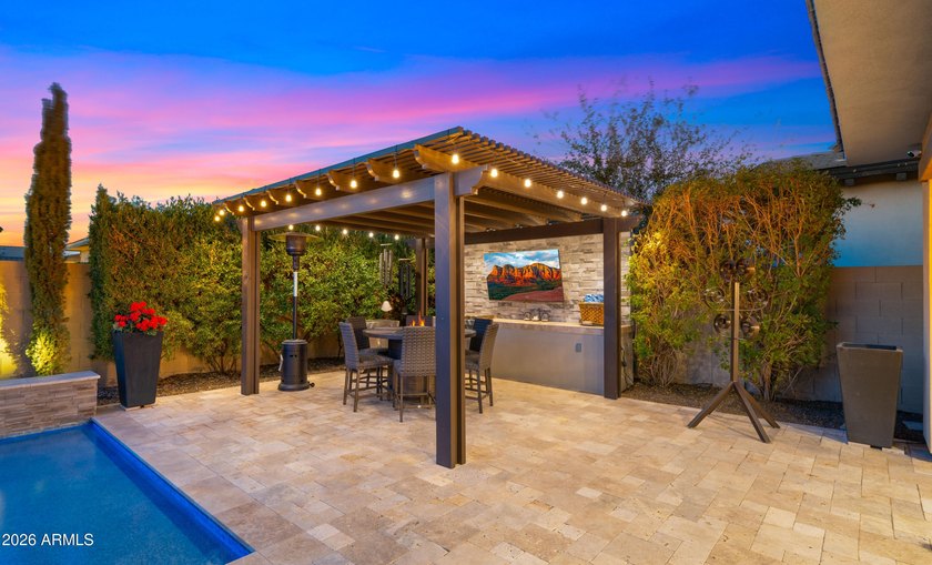 Seller Motivated! Experience upscale living in this fully - photo 40