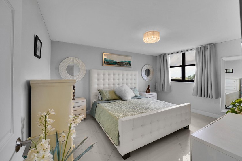Bright and beautifully updated 3-bedroom residence located on - photo 41