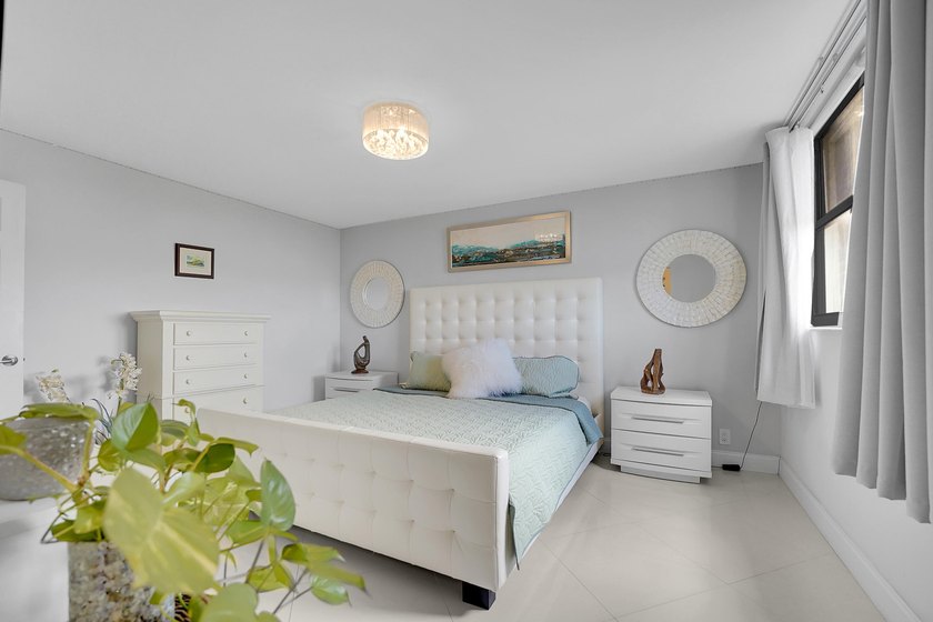 Bright and beautifully updated 3-bedroom residence located on - photo 48