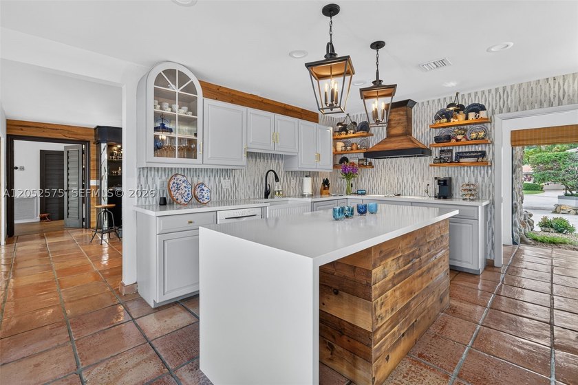Originally designed with remarkable architectural character - photo 15