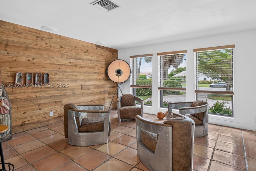 Originally designed with remarkable architectural character - photo 20