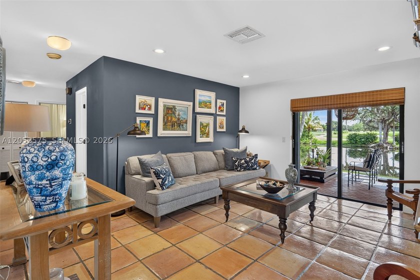 Originally designed with remarkable architectural character - photo 25