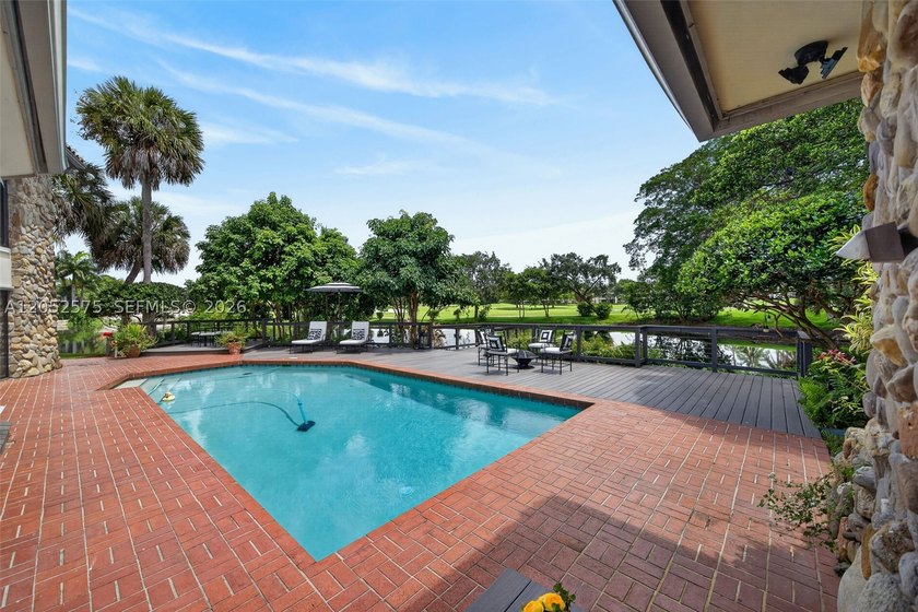 Originally designed with remarkable architectural character - photo 34