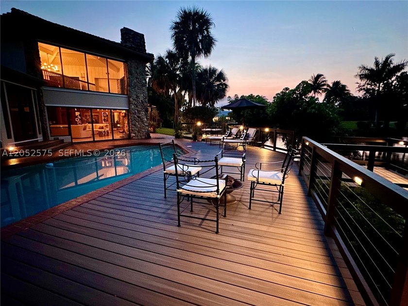 Originally designed with remarkable architectural character - photo 36