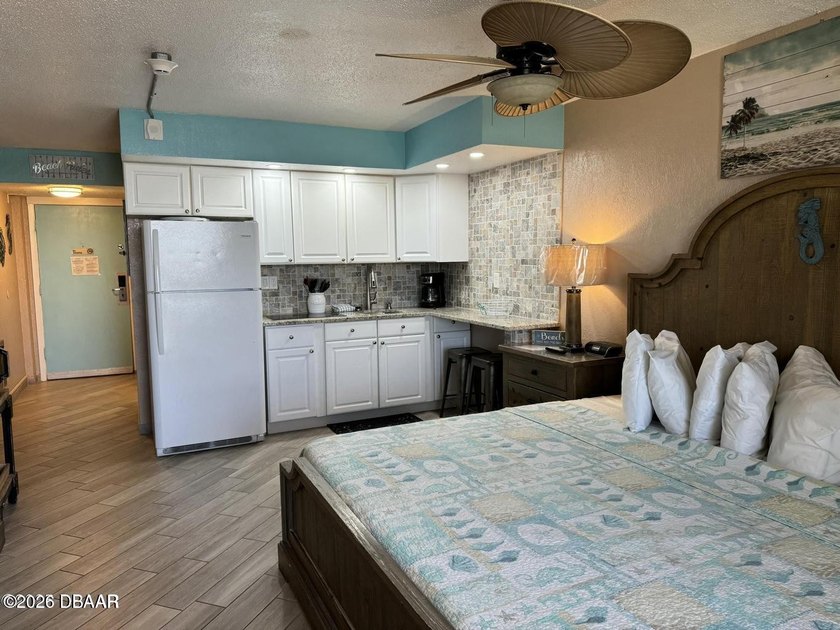 HANDICAP UNIT INCREDIBLE SUNSET VIEW STUDIO UNIT, SIT ON YOUR - photo 6