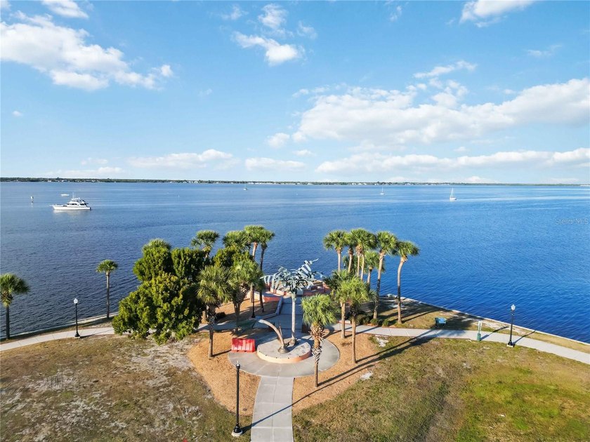 Beautiful 3-bedroom, 2-bath condominium located in the highly - photo 50
