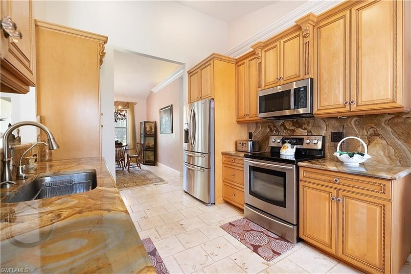 Rare opportunity! This one-of-a-kind 2.34 acre gated compound in - photo 10
