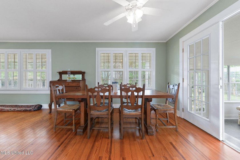 Adorable 1960's cottage in the heart of the Historic District of - photo 11