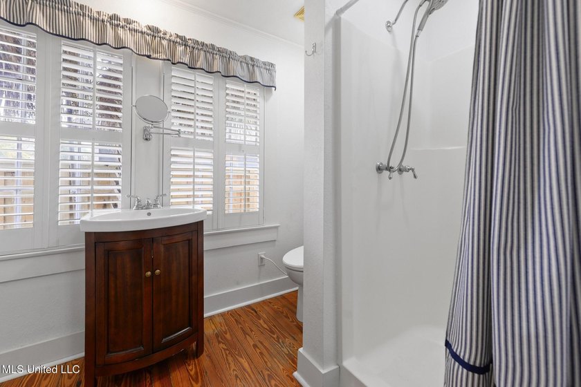 Adorable 1960's cottage in the heart of the Historic District of - photo 18