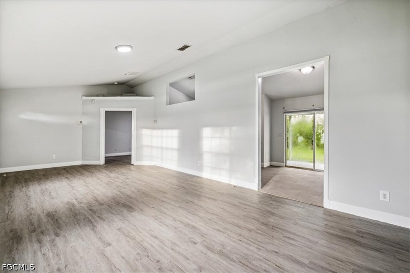 This Single Family home offer 3-bedroom, 2-bathroom located in - photo 3