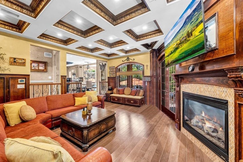 Welcome to this masterfully designed, full-brick custom estate - photo 14