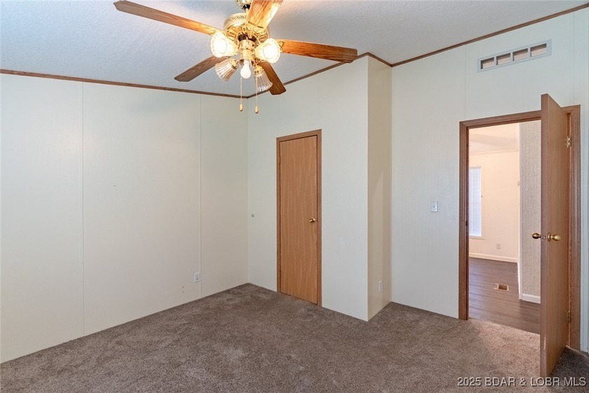 Have you been looking for a FLAT lot, beautiful lake views - photo 21