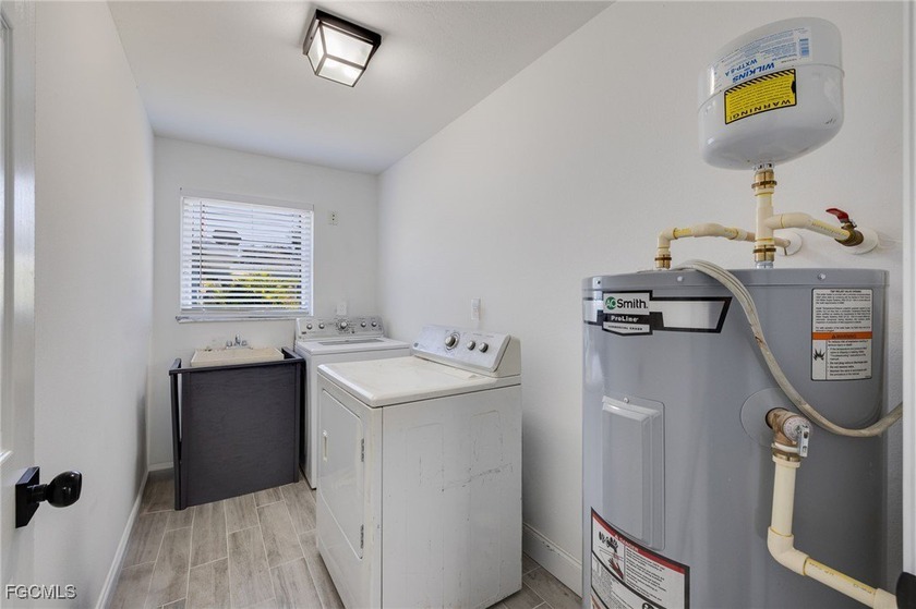 Located just minutes from the shopping, dining, and - photo 22