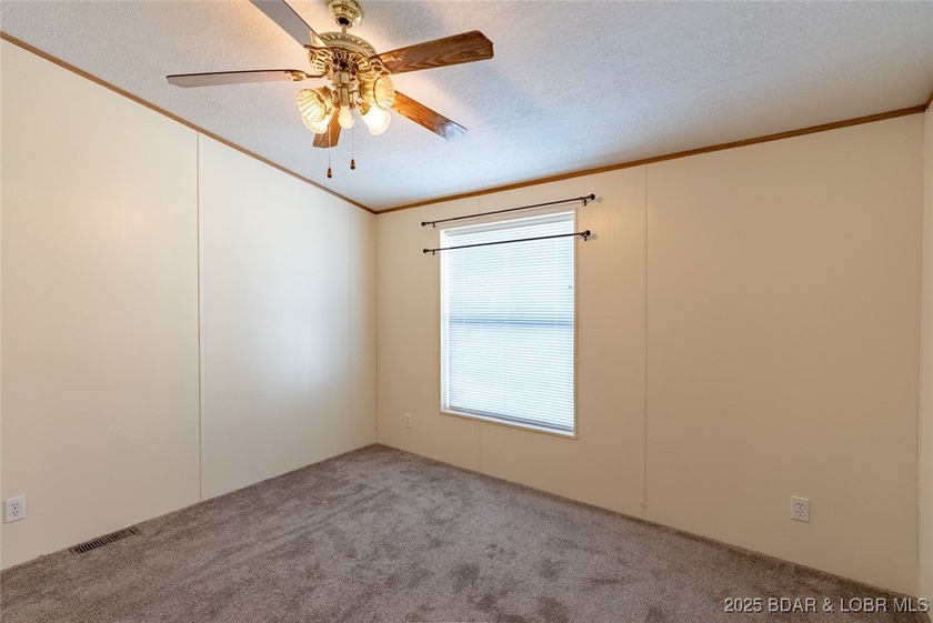 Have you been looking for a FLAT lot, beautiful lake views - photo 23