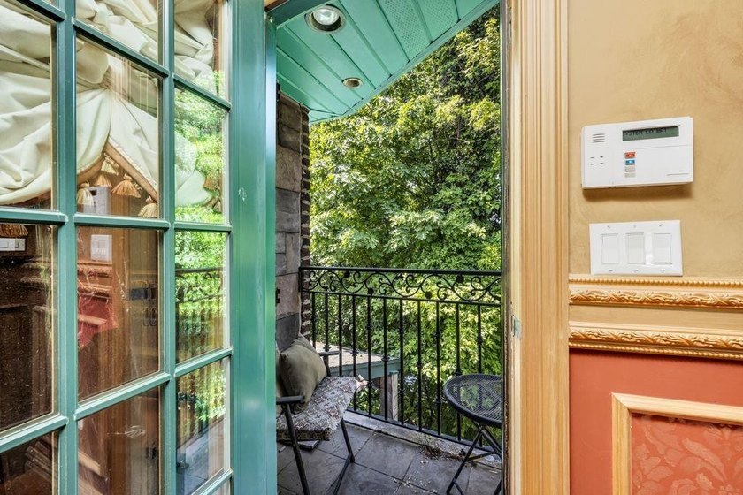 Welcome to this masterfully designed, full-brick custom estate - photo 31