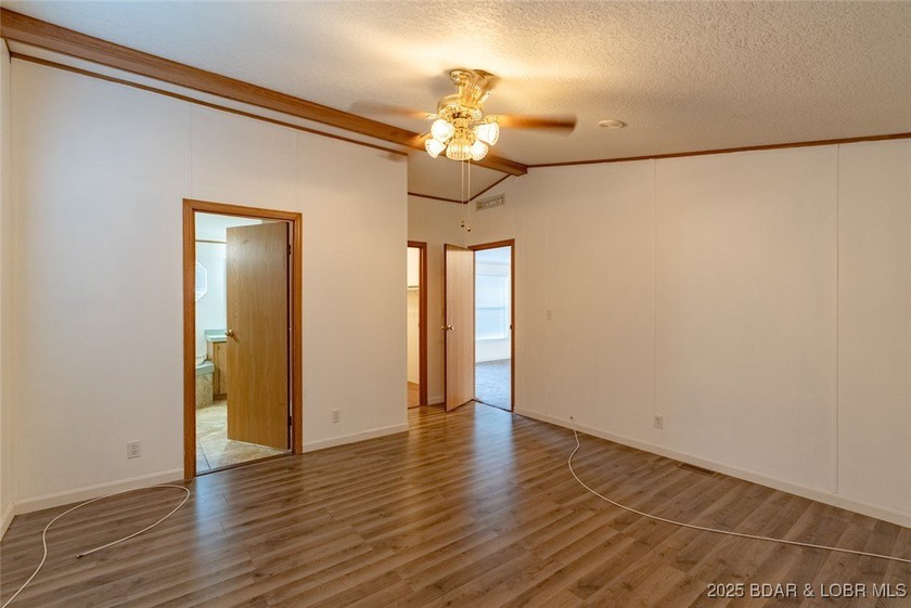 Have you been looking for a FLAT lot, beautiful lake views - photo 34