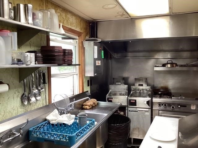 Owner have been here for 43 years and looking to pass the torch - photo 5