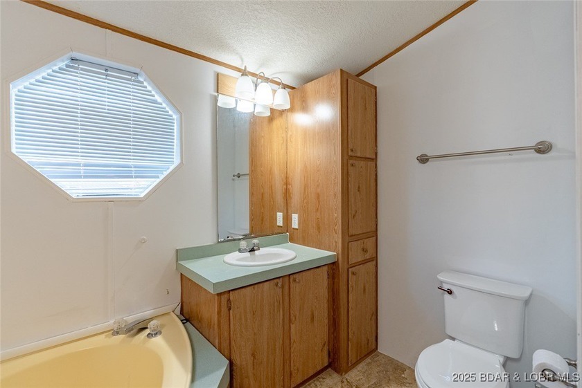 Have you been looking for a FLAT lot, beautiful lake views - photo 38