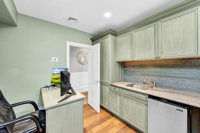 Welcome to this masterfully designed, full-brick custom estate - photo 43