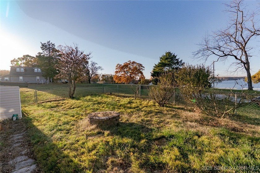 Have you been looking for a FLAT lot, beautiful lake views - photo 48