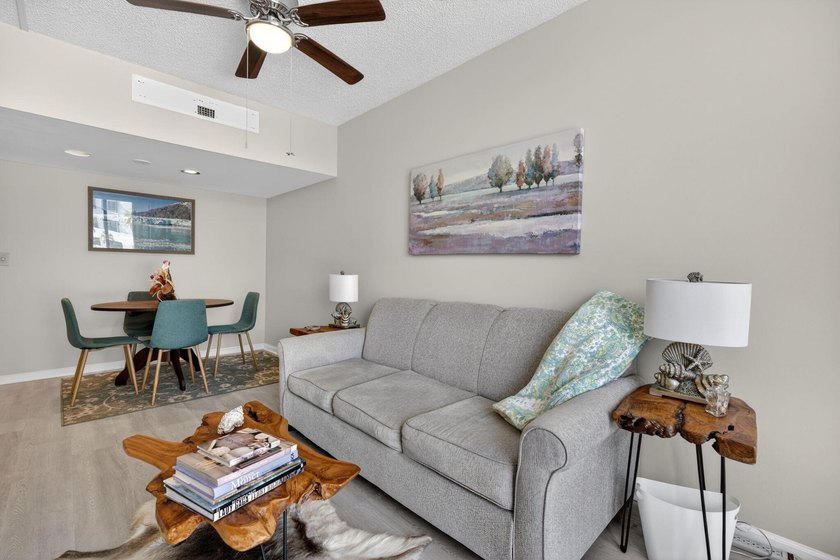 Renovated &amp; thoughtfully designed, bright corner 1/1 in Old Port - photo 18