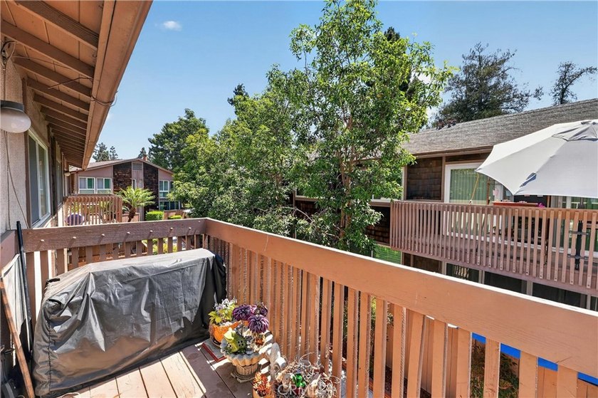 Welcome to this beautifully maintained 1-bedroom, 1-bath - photo 31